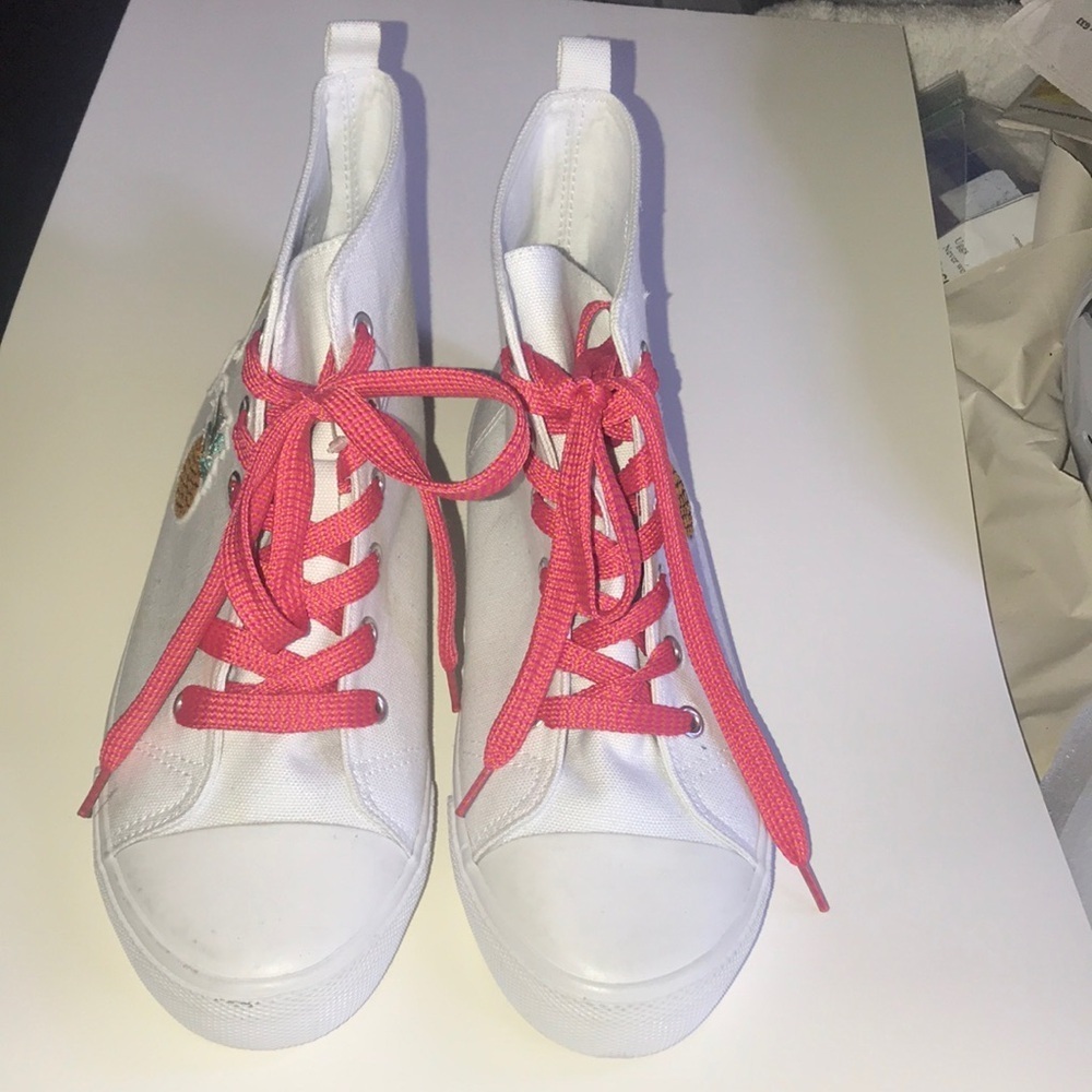 NWOT Girl’s Cat & Jack Sneakers